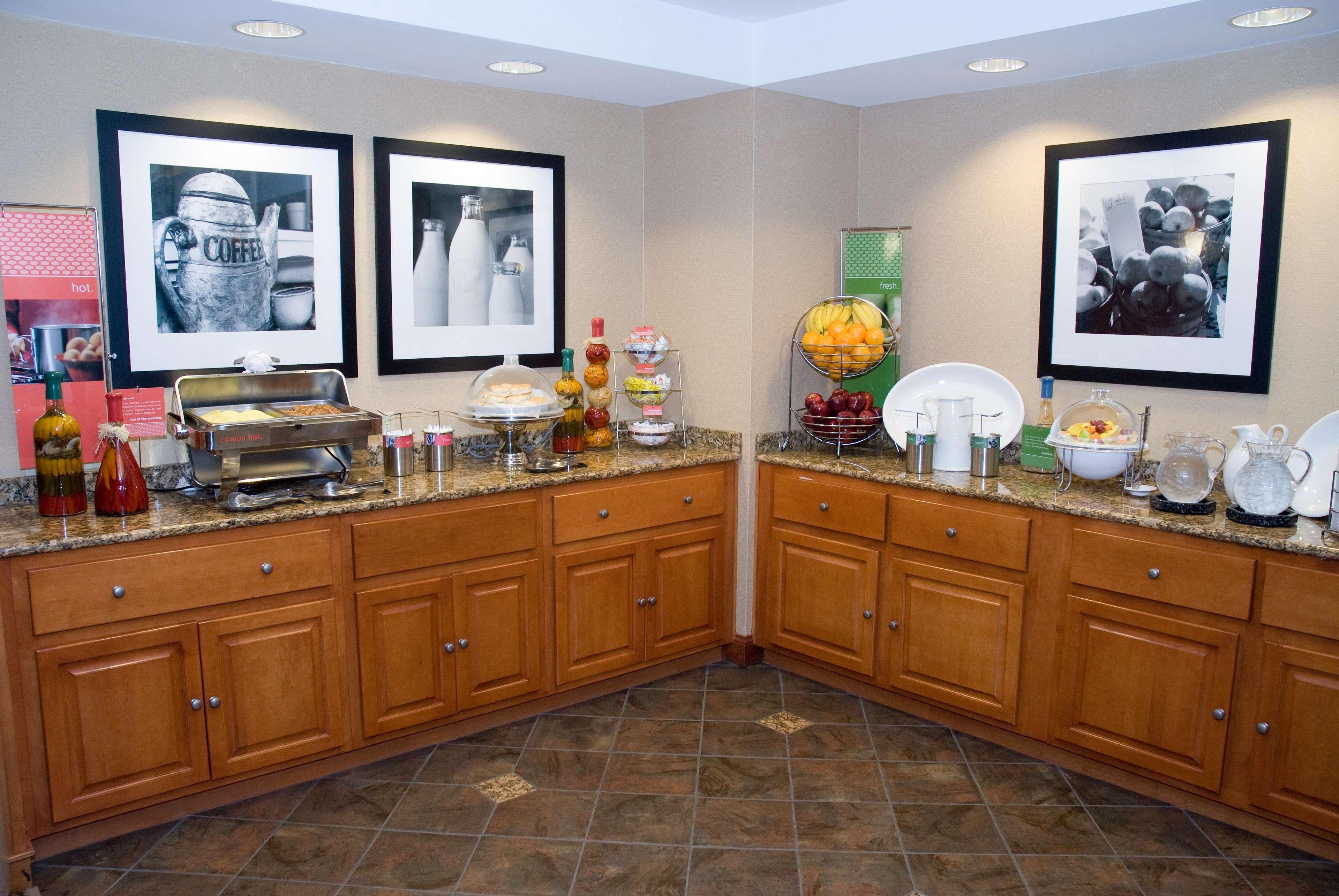 Hampton Inn & Suites By Hilton Manchester Bedford Restaurante foto