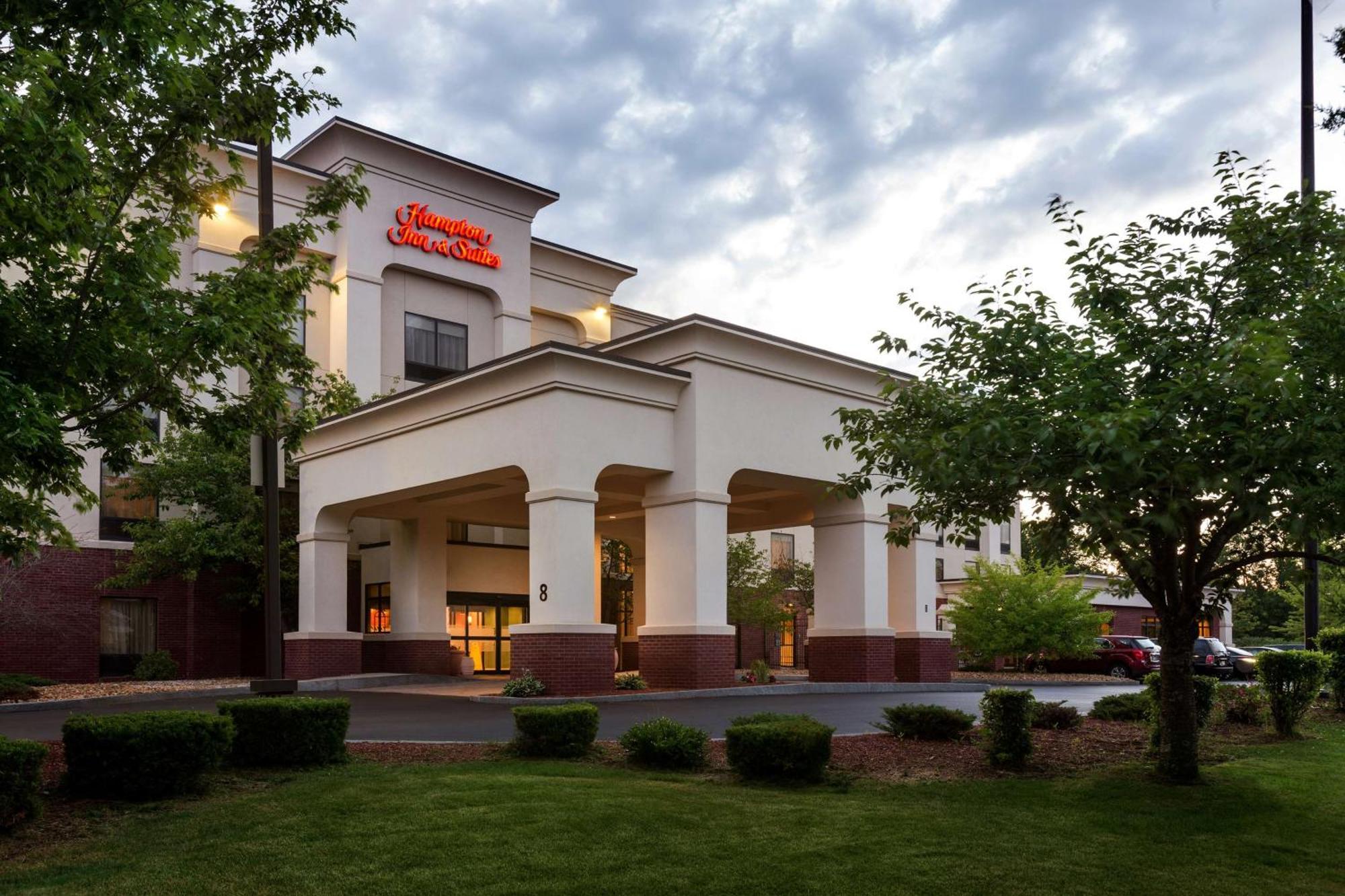 Hampton Inn & Suites By Hilton Manchester Bedford Exterior foto